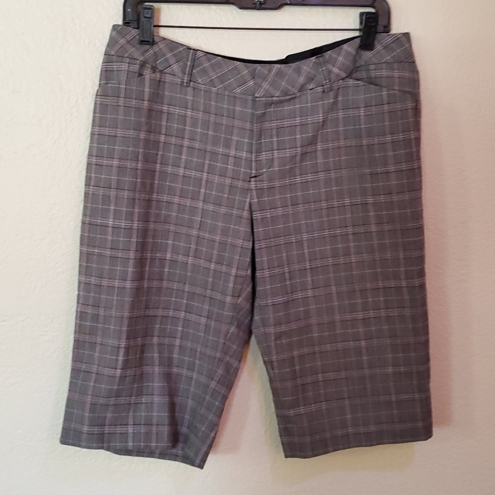 🌟 3 for $15 Deal! 🌟Maurices bermuda gray pants shorts 11/12